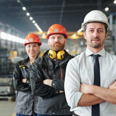 How to Spot the Best Corporate Workwear for Your Company: 5 Signs and Features to Look For