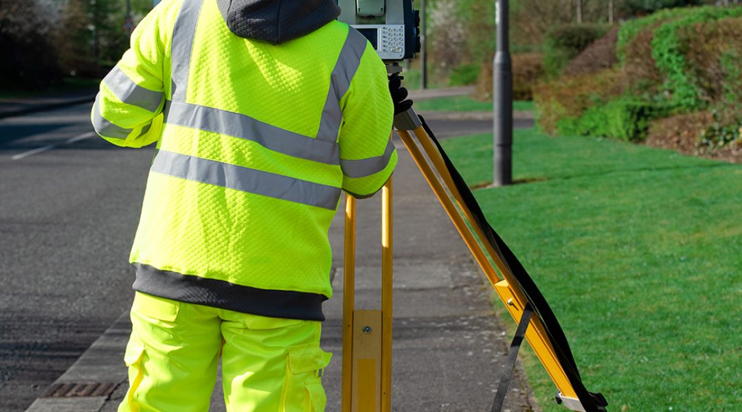Custom Branded Safety Workwear - Worker using reflective gear